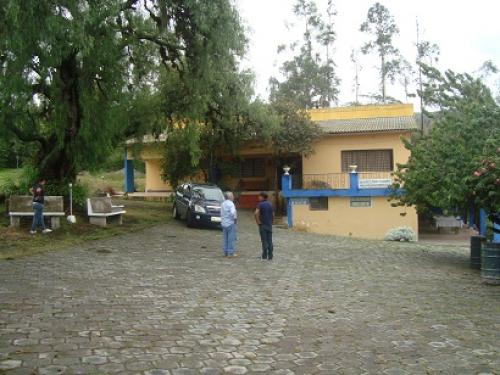 VENDO O RENTO HOSTERÍA EN FUNCIONAMIENTO EN GUAYLLABAMBA.- QUITO