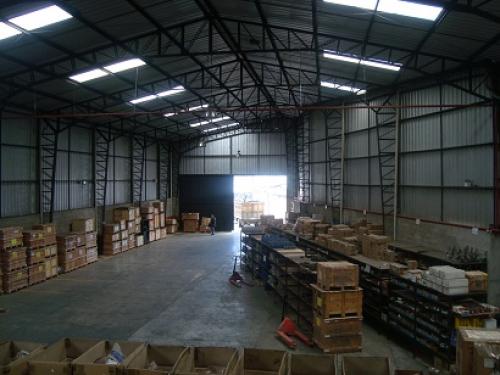 VENDO ESPECTACULAR BODEGA EN Av. ELOY ALFARO
