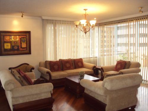 Hermoso Penthouse duplex, de arriendo, full amoblado, Rep. del Salvador, 300mts, USD 2.800, 