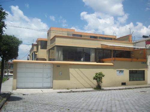 Estratégico sector.VENDO CASA RENTERA. Av. Brasil