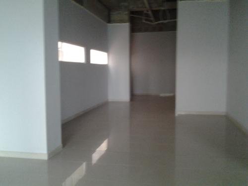 Kennedy Norte, se vende / alquila oficina de 1100 m2