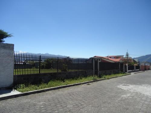  VENDO TERRENO 1050 MTS PLANOS  SANGOLQUI  SECTOR SANTA ROSA  