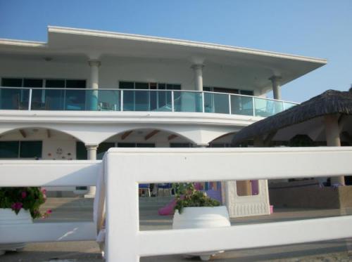 Alquilo departamento al pie del mar en barandúa