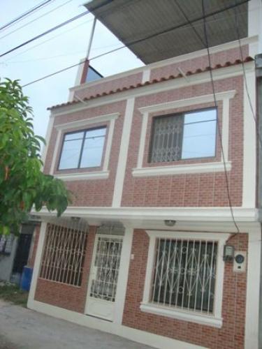 ALQUILO CASA DE 3 PISOS TIPO COLONIAL EN DURAN-EL RECREO 4TA ETAPA