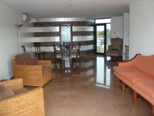 Alquilo Hermoso Departamento Cerca Aeropuerto, Samborondon y Malecom