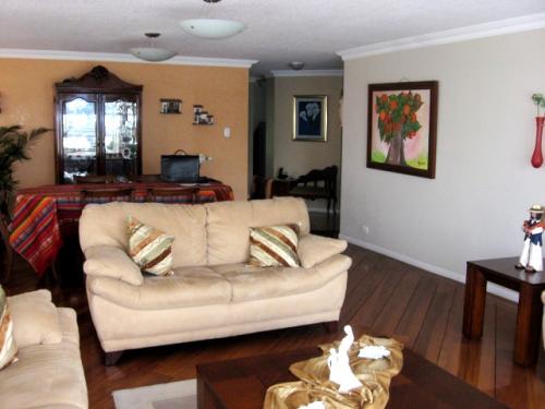 VENDO HERMOSO DEPARTAMENTO SECTOR DE LA Y AV. DE LA PRENSA