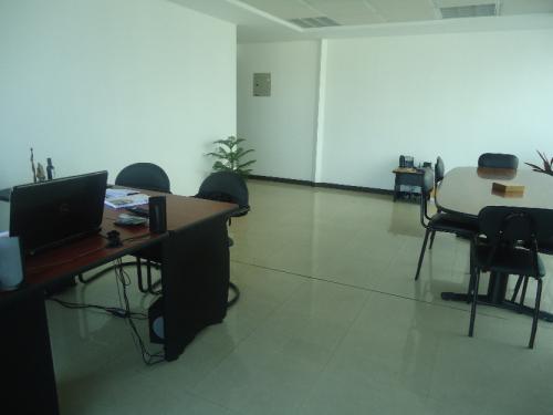 VENDO OFICINA EN LA PRADERA 91M