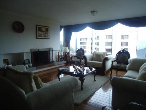 VENDO DEPARTAMENTO EN LA GONZALES SUAREZ CON VISTA