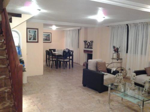 CAMBIO o VENDO CASA