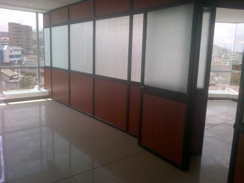 RENTO HERMOSA OFICINA EDIFICIO BOREAL 50M