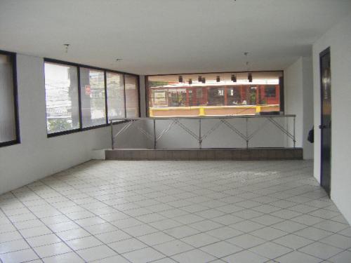 QUITO, VENTA LOCAL ESQUINERO 2 PISOS, BIEN UBICADO 198M2