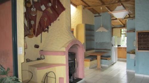 casa ecológica de terracemnto con jardín y vista preciosa