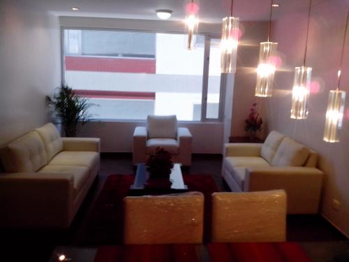 HERMOSA OFICINA DE ARRIENDO EN LA GONZALEZ SUAREZ