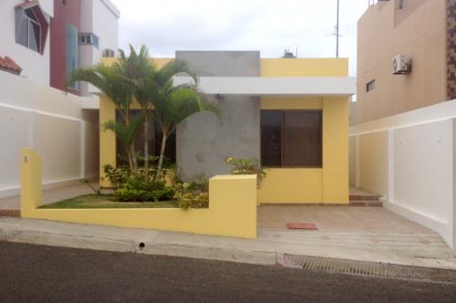 Una casita bonita se alquila en Manta Beach por temporada larga