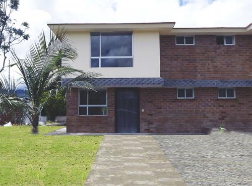CONDO/ TOWNHOME