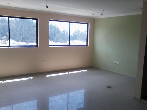 Remato en $68.000 Departamento Edf. Riveras del Yanuncay, Av. 1ro de Mayo