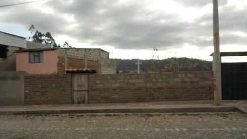 VENDO TERRENO DE 230 METROS EN OTAVALO
