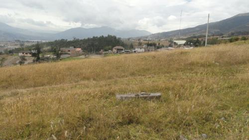 VENDO TERRENO DE 1400 METROS EN OTAVALO