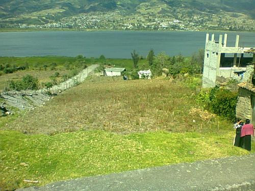 HERMOSO LOTE ESQUINERO en Otavalo 