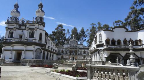 PROPIEDAD EN VENTA EN CAYAMBE - PICHINCHA - ECUADOR