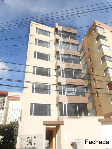 SUITE POR ESTRENAR, LIZARDO GARCIA, CERCA A LA PUCE $74.000 VENTAS: 2353232, 0997592747