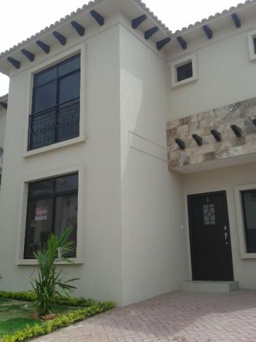 Alquilo / Vendo:  Bosques de la Costa: 3 dormitorios, Estreno. Esquinera