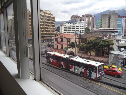OFICINA EN VENTA - 50 M² - AV 6 DE DICIEMBRE Y COLÓN - $60.000