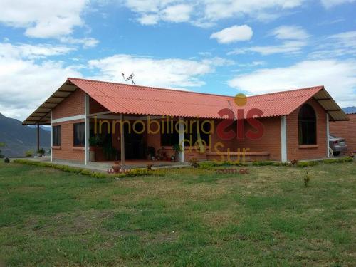 HERMOSA QUINTA VACACIONAL 2800 M² DE TERRENO Y ARBOLES FRUTALES URB. LACAY
