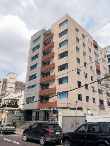 LOCAL COMERCIAL PINZÓN Y COLÓN, EXCELENTE UBICACIÓN $139.000 2353232 , 0997592747