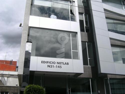 CONSULTORIO A UNA CUADRA DEL HOSPITAL METROPOPLITANO