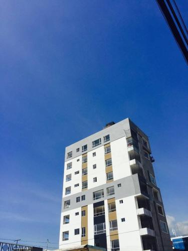 JOVISU EXCLUSIVO EDIFICIO SECTOR QUICENTRO