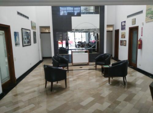 alquilo oficina de lujo en samborondo.
