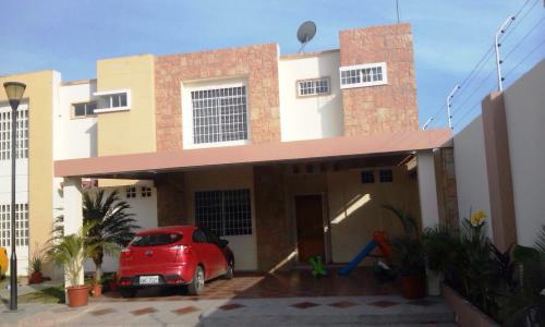 SE ALQUILA HERMOSA CASA EN PORTOVIEJO