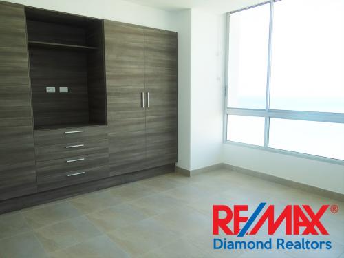 SE ALQUILA HERMOSO DEPARTAMENTO 1ERA LINEA DEL MAR