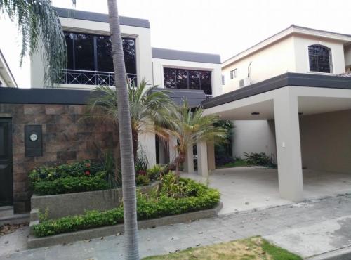 vendo bella y comoda casa
