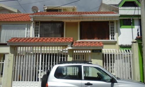 Rento linda casa Conocoto urb. 6 de junio 2da etapa