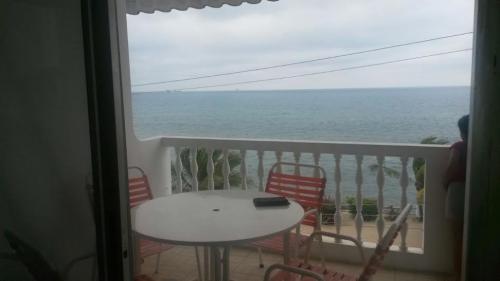 Alquilo frente al mar en Ballenita!!!