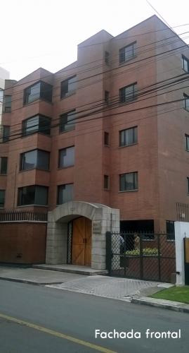 Quito Tennis, arriendo amplio departamento 300m2, $2.800 Informes: 2353232, 0997592747