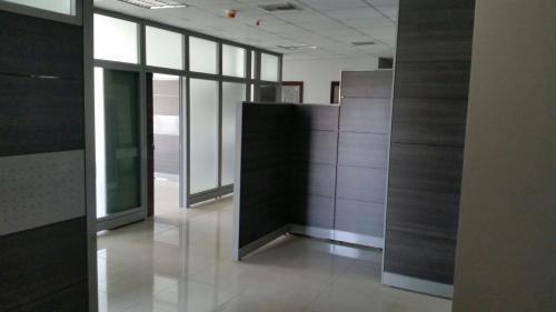 OFICINA 137 MTS VIA SAMBORONDON EN VENTA