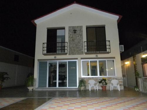 HERMOSA CASA SEMIAMOBLADA CIUDAD CELESTE