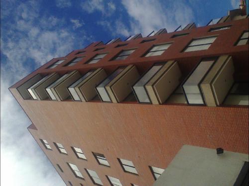 alquilo suite norte de quito, floresta en edificio moderno $ 450 incluye condominio 