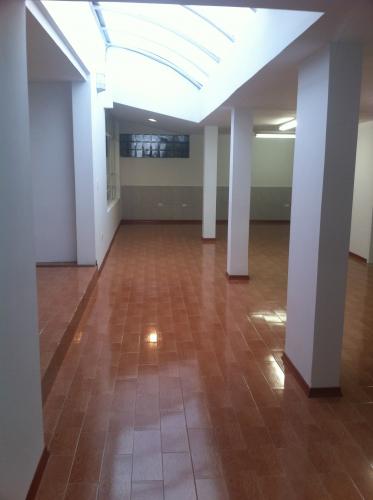 Local u Oficina DUPLEX de 205m2 Arriendo, Sector Quito Tennis Bajo Norte, en Quito.