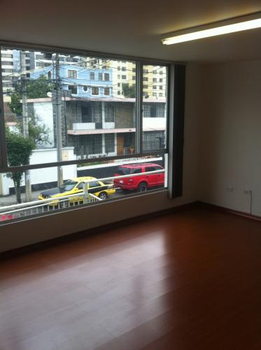 Oficina Arriendo, 65m2. Quito Tenis bajo, en Quito.