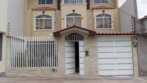 Vendo casa de estreno en Otavalo
