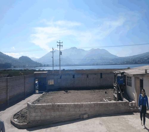 GALPÓN Y TERRENO AL FILO DEL LAGO SAN PABLO