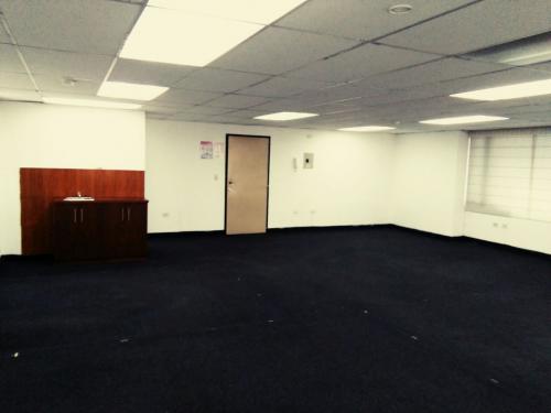 Arriendo Oficina, Av. de los Shyris en Quito, 