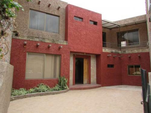 LINDA CASA EN CONDOMINIO SECTOR COLEGIO LOS ANDES 
