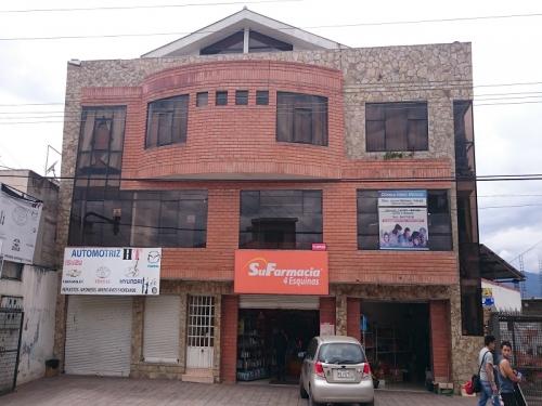 Magnifica propiedad comercial en Ricaurte