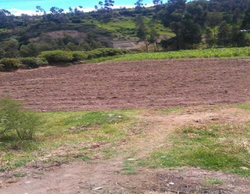 DE OPORTUNIDAD 2800M2 EN JUAN MONTALVO-CAYAMBE