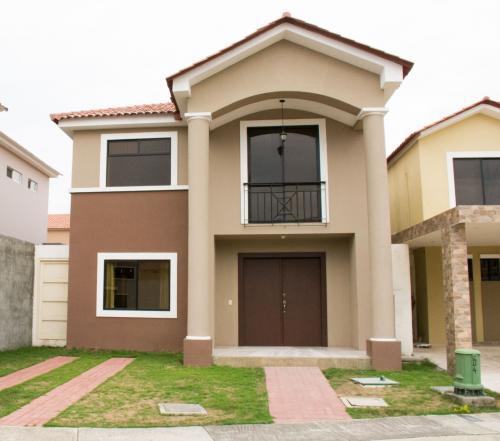 Casa En Alquiler - Urbanización Ciudad Celeste
